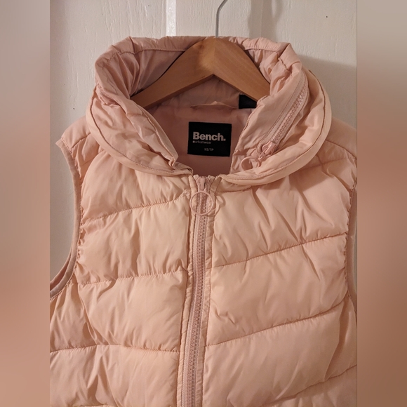 Pink puffy Bench vest - Picture 3 of 5